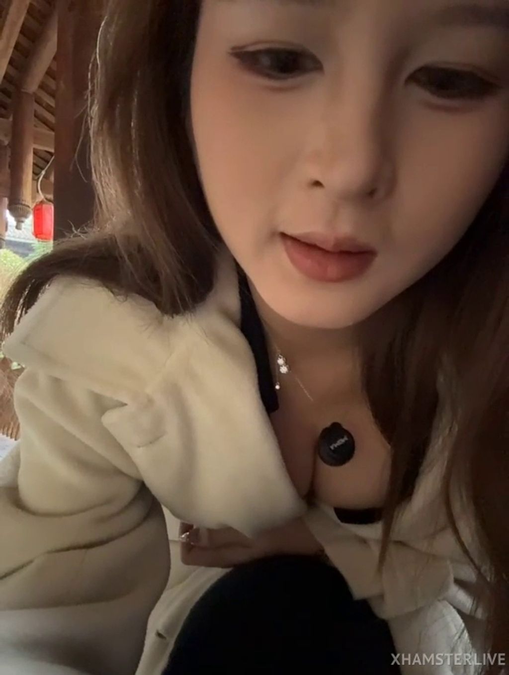 yuki： 21岁少女户外跳蛋裸露 车里自慰超刺激