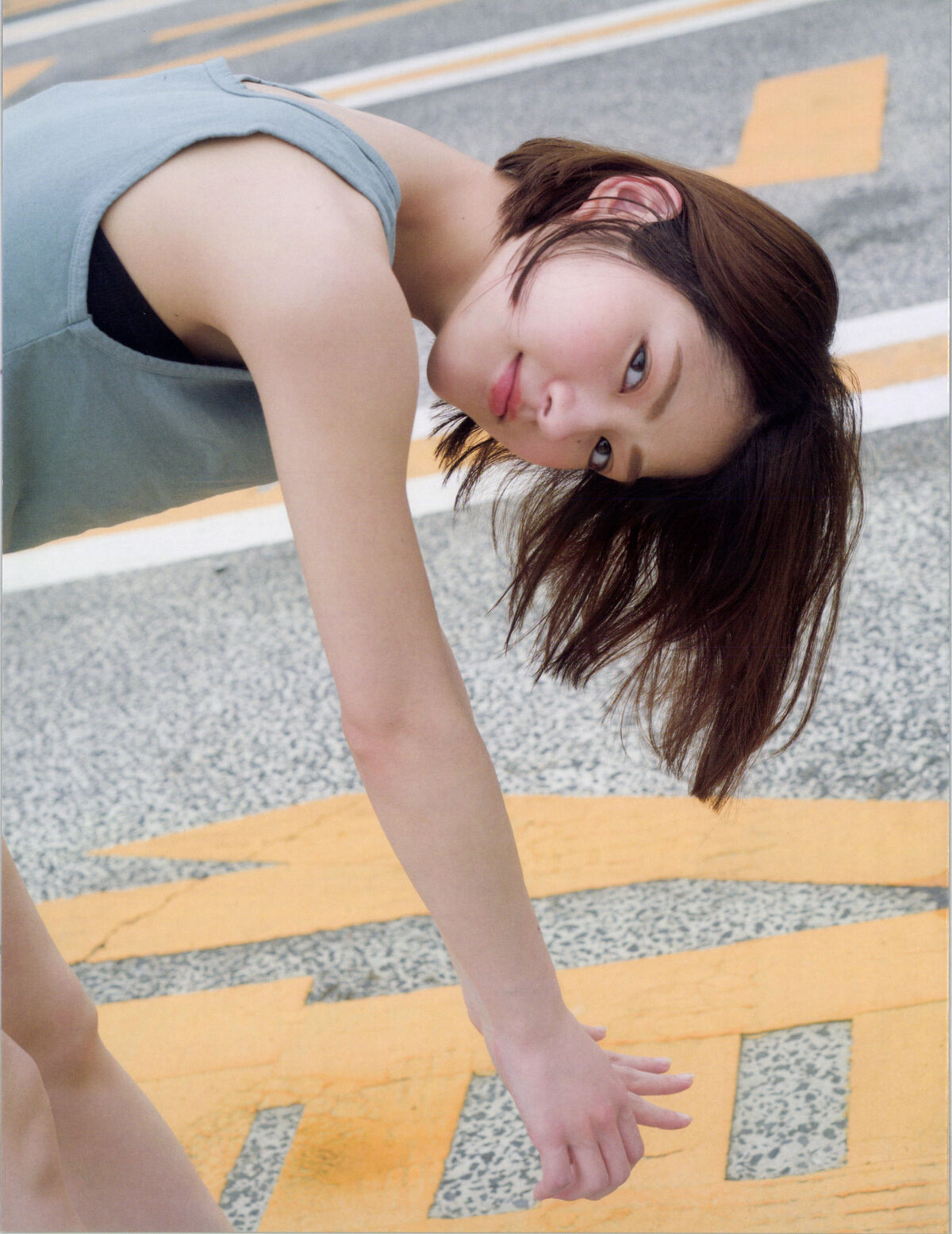 Yumi Wakatsuki 若月佑美 - 写真集 アンド チョコレート