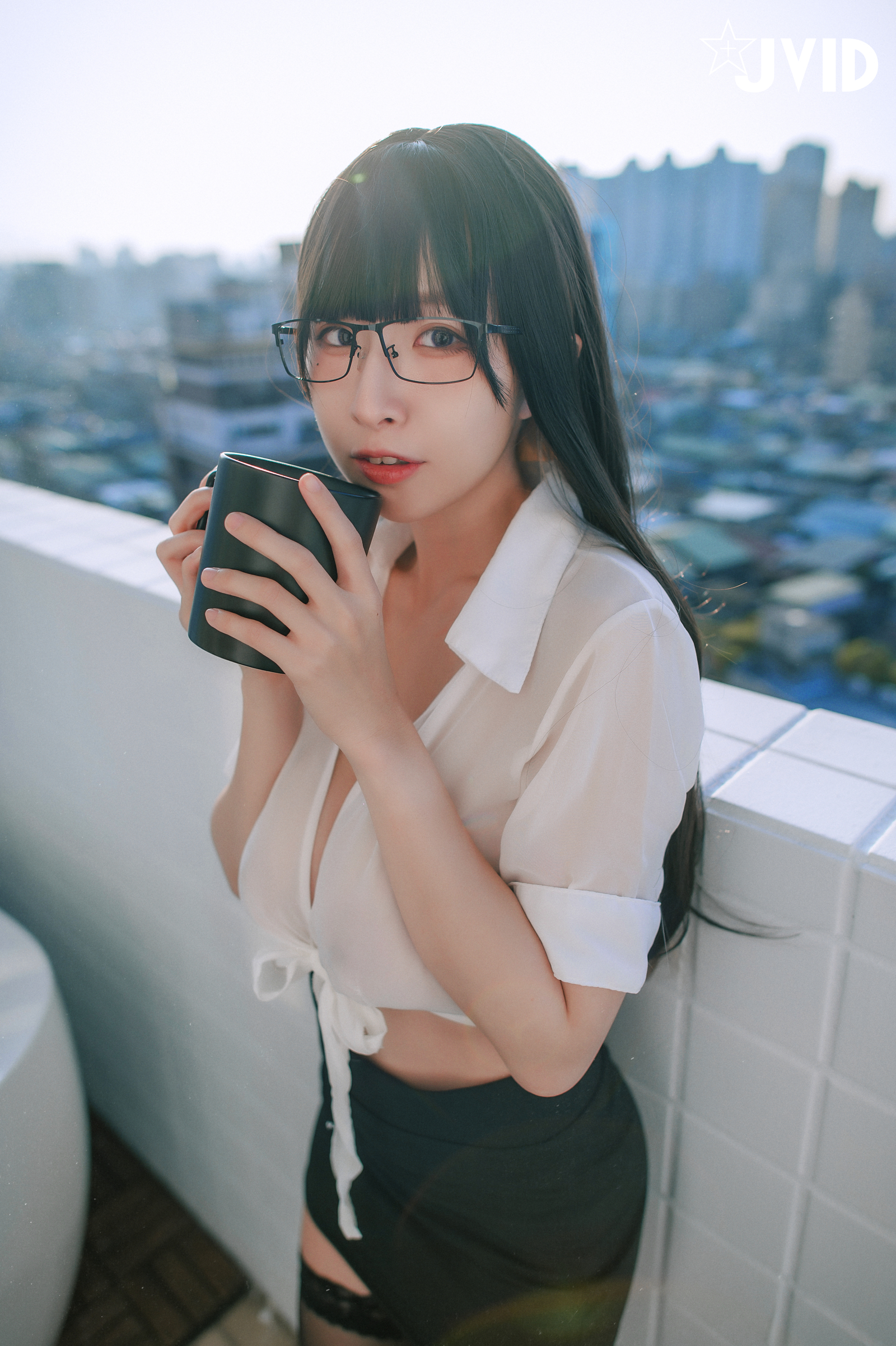 [JVID] 黎菲儿 – 超完美巨乳-色色的女同事加班时の脱衣诱惑