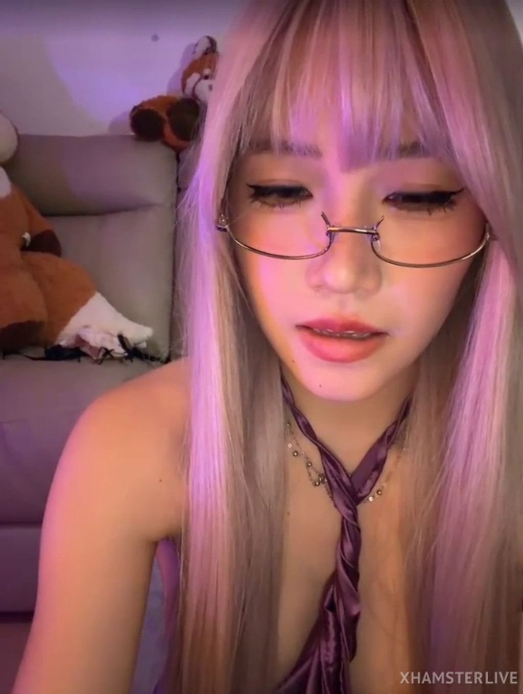 yoyo： 美到炸裂 20岁少女道具秀