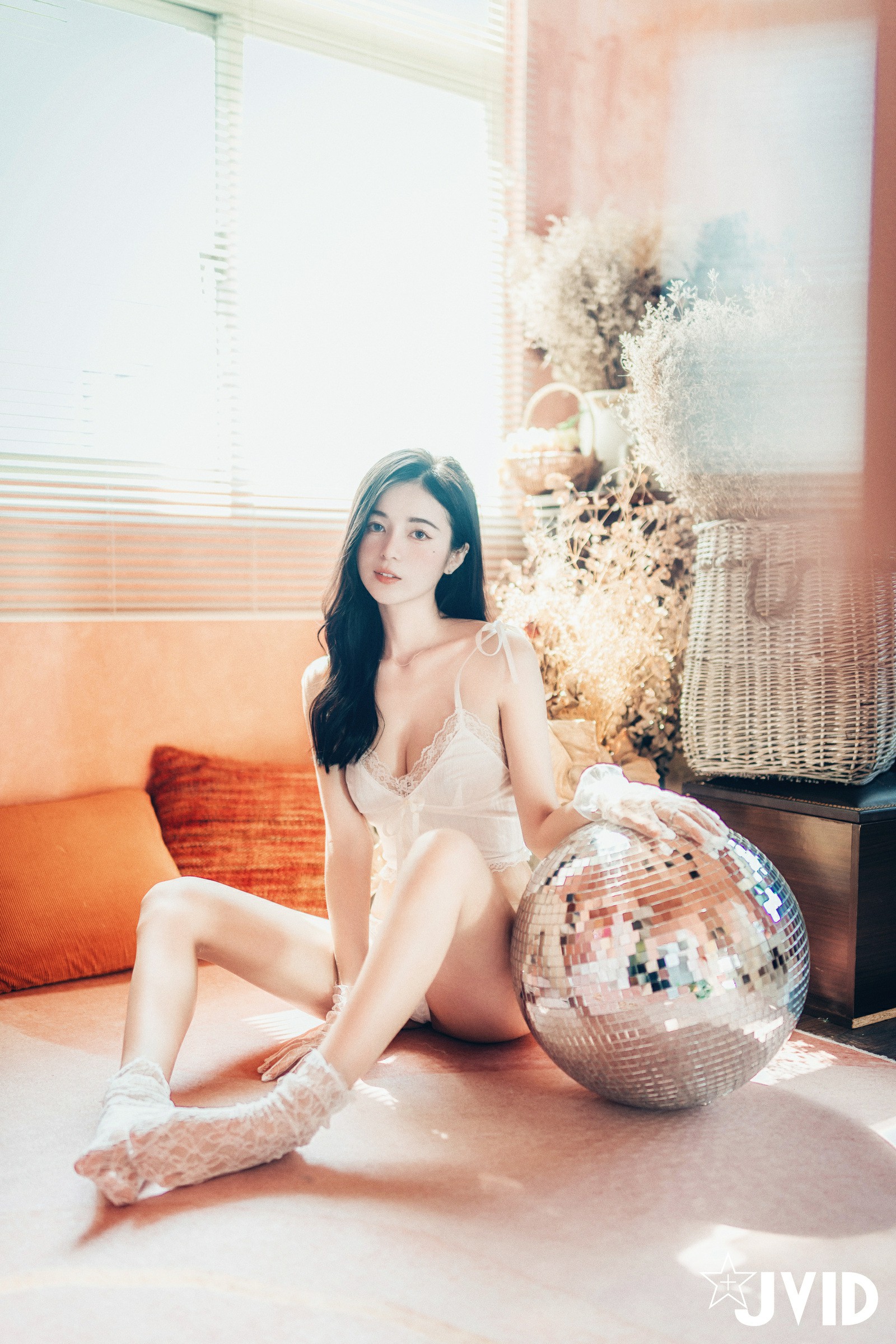 [JVID] 辰辰 – 巨乳嬌妻