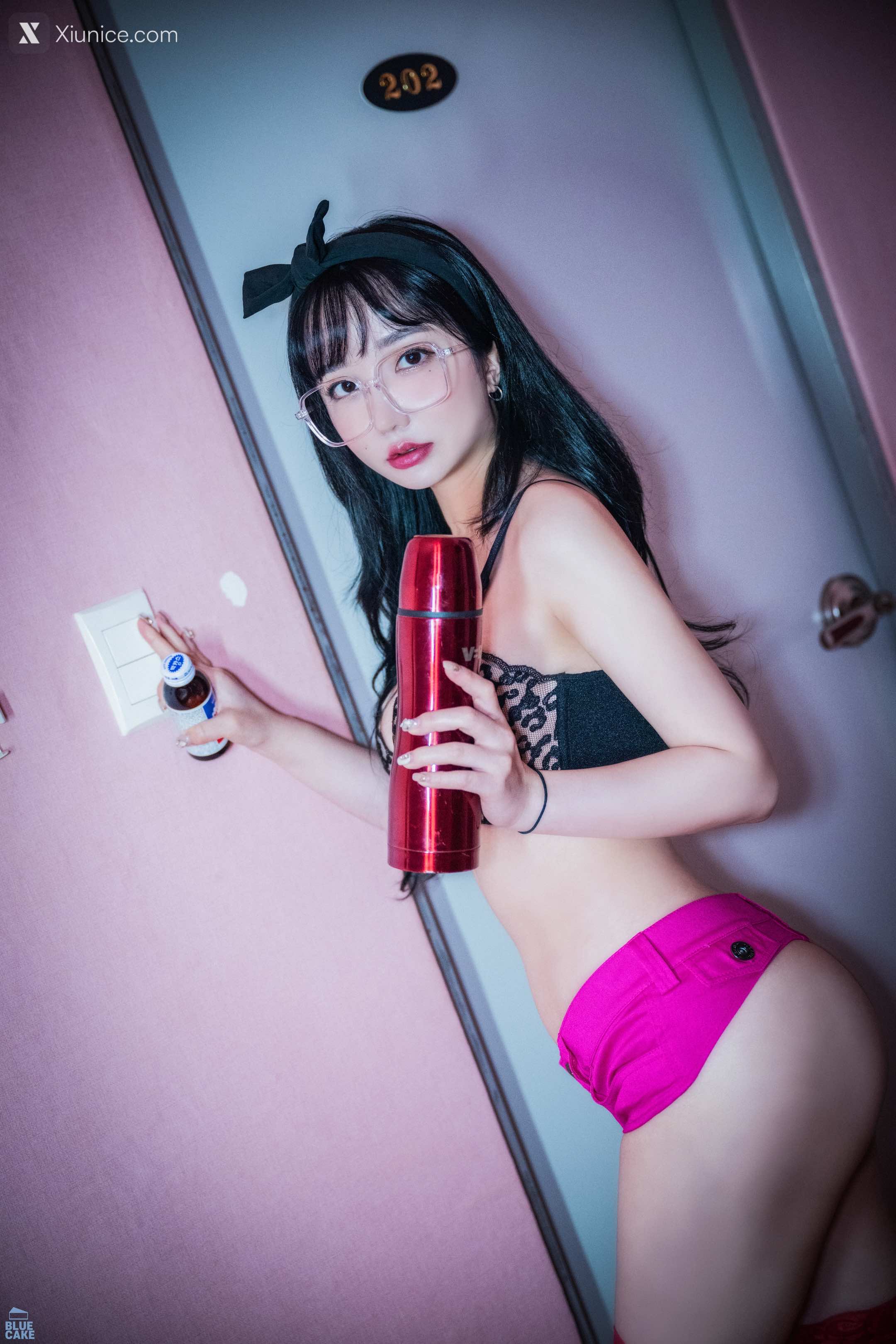 BLUECAKE Son Ye-Eun (손예은) – Nude No Panty 4K