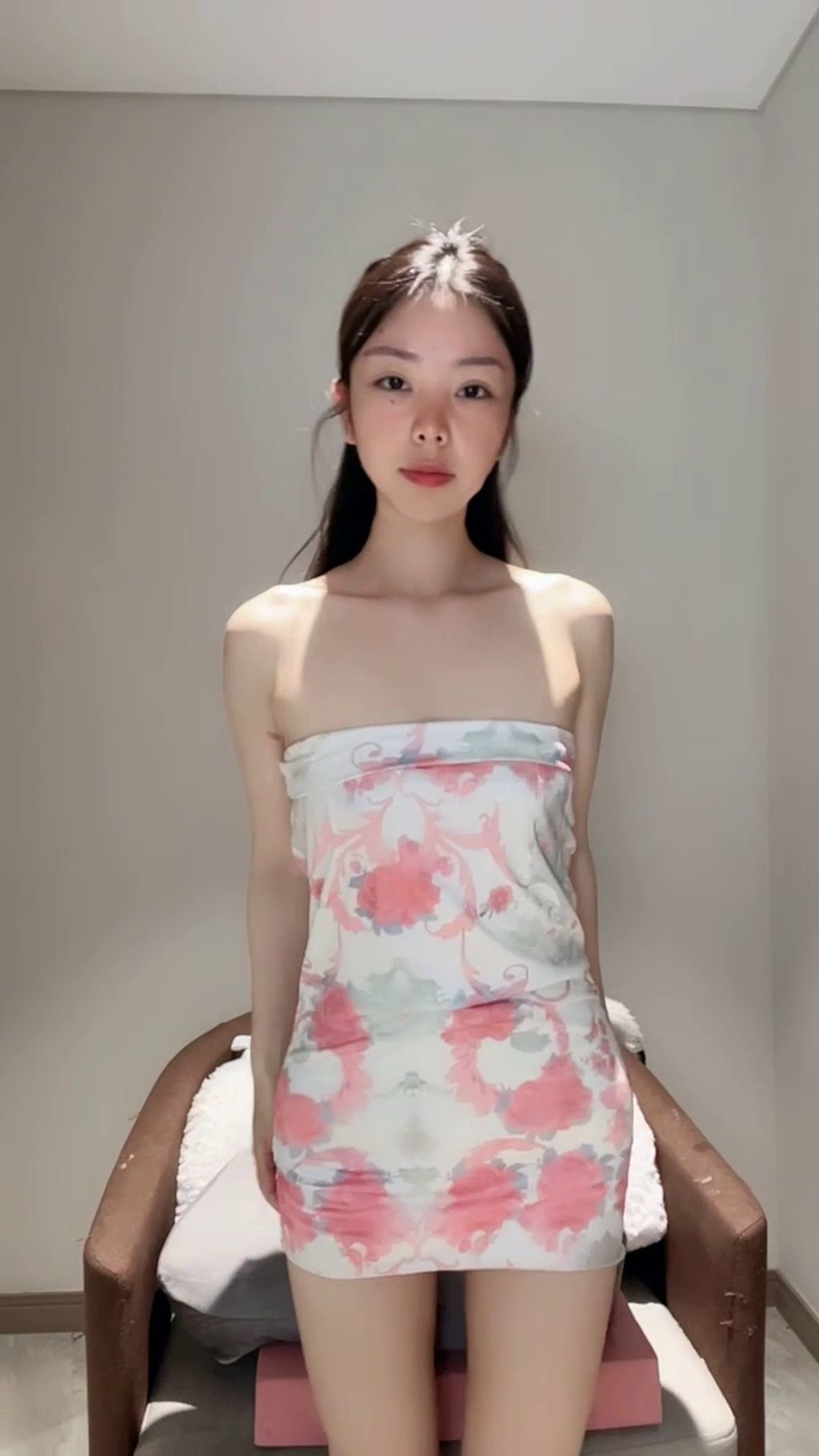 小爱： 舞蹈系气质女神 妖娆热舞 激烈喷水