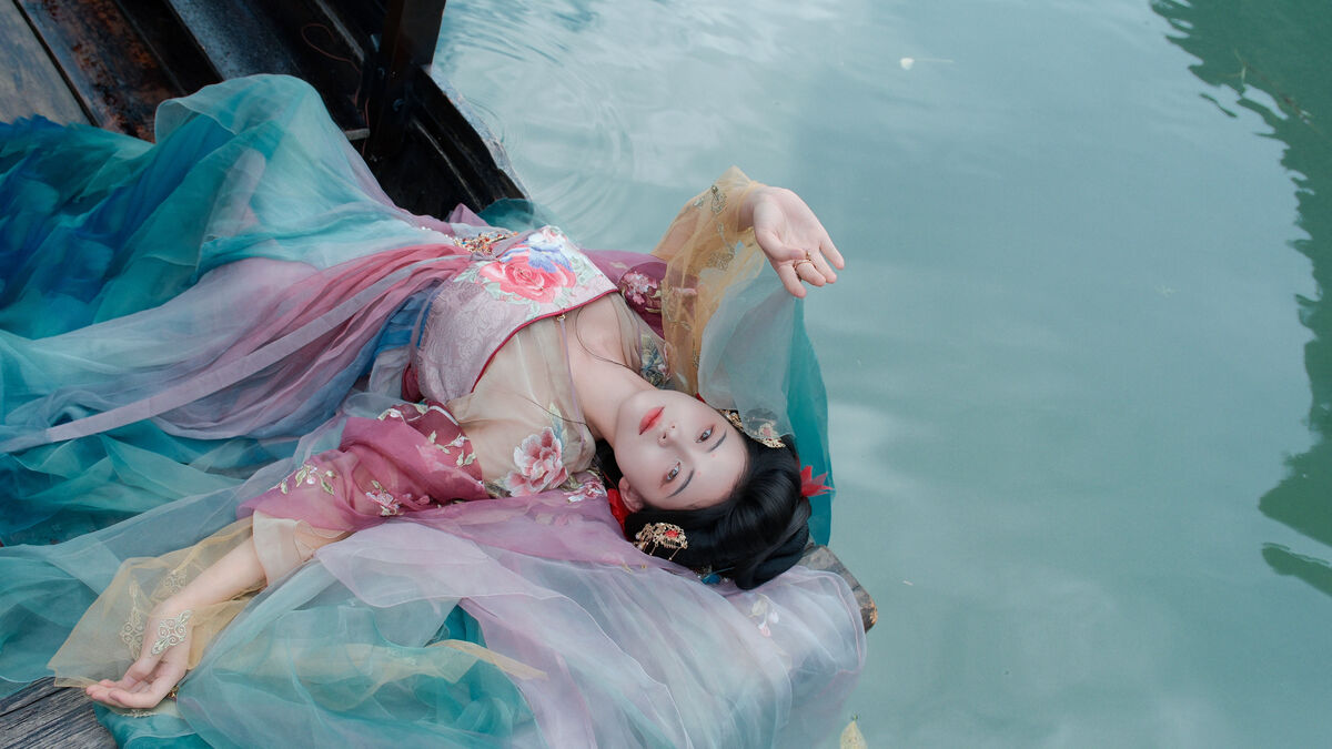 YiTuYu艺图语 Vol.10541 Yi Xin