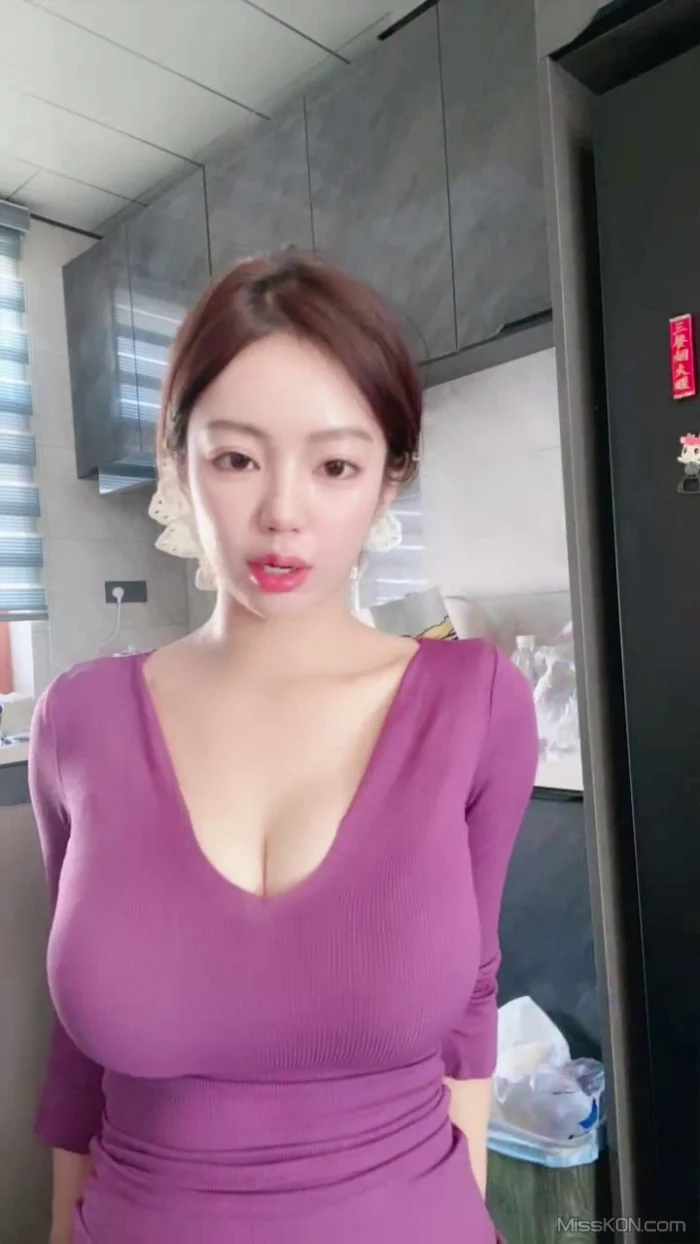 美美子Ya: 多彩随缘播外围 上下真空诱惑 道具喷水秀 #02 20 美美子Ya: 多彩随缘播外围 上下真空诱惑 道具喷水秀 #02