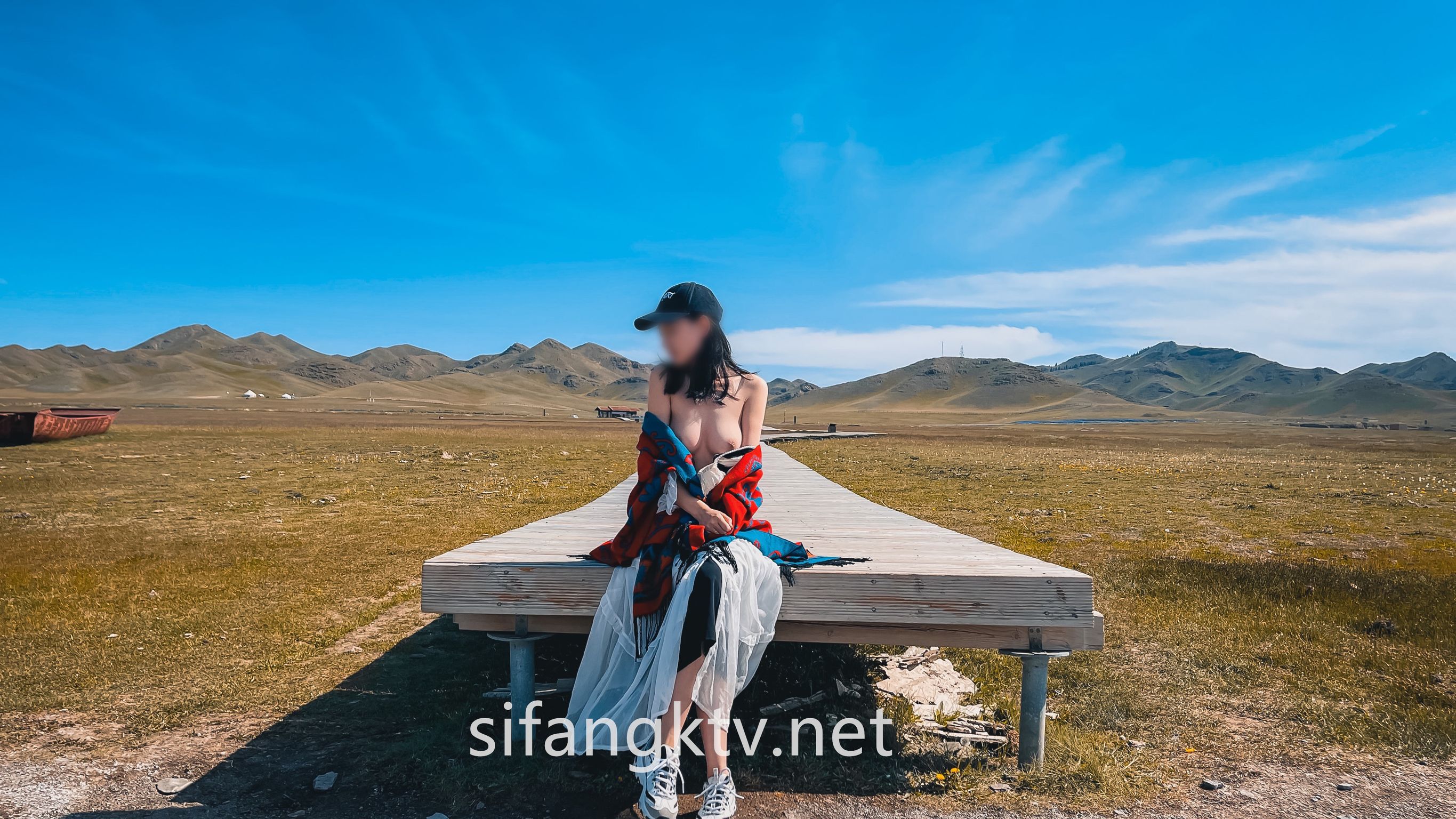 [OtherXXX] 小可爱： 绿帽癖NTR夫妻 旅拍露出