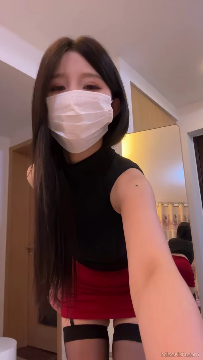 小小张： 快手福利甜妹 裸舞油亮无内丝袜