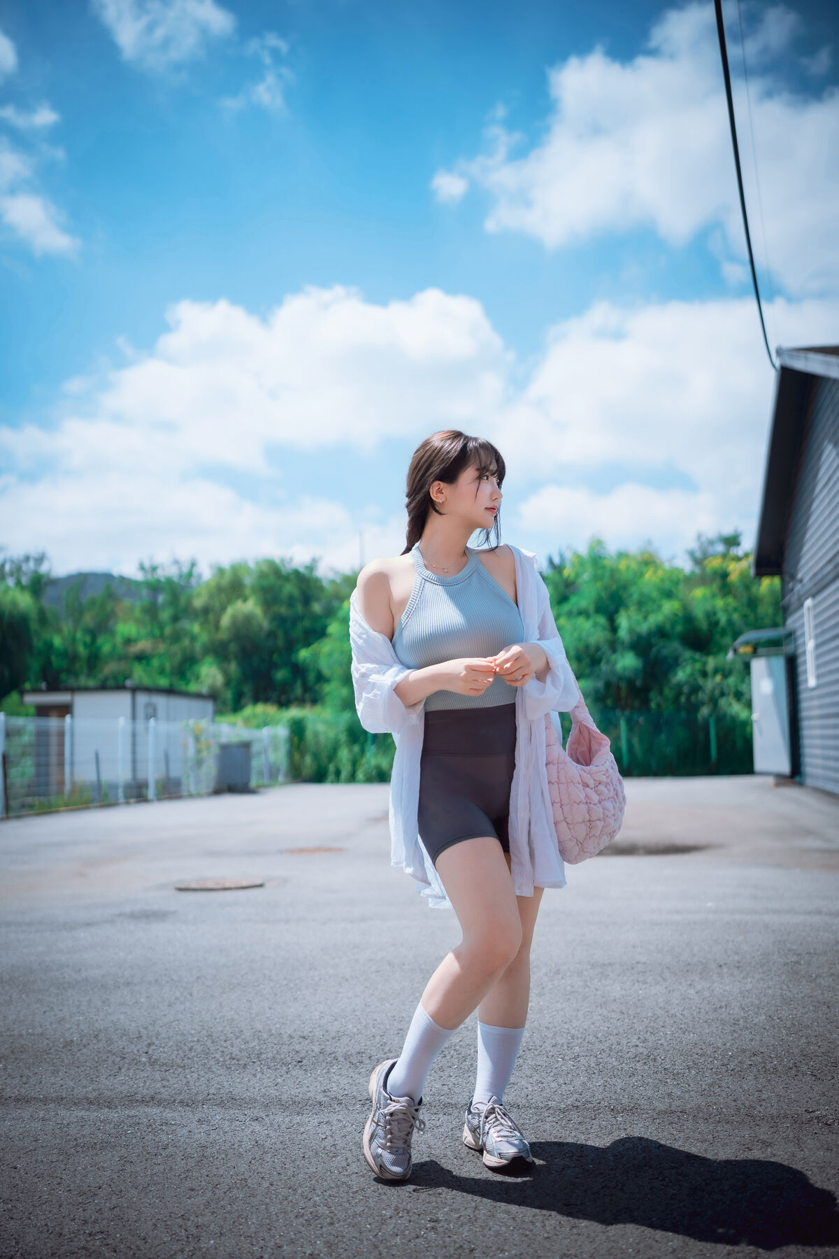 DJAWA Son Ye-Eun 손예은 - Wash My Car Part03