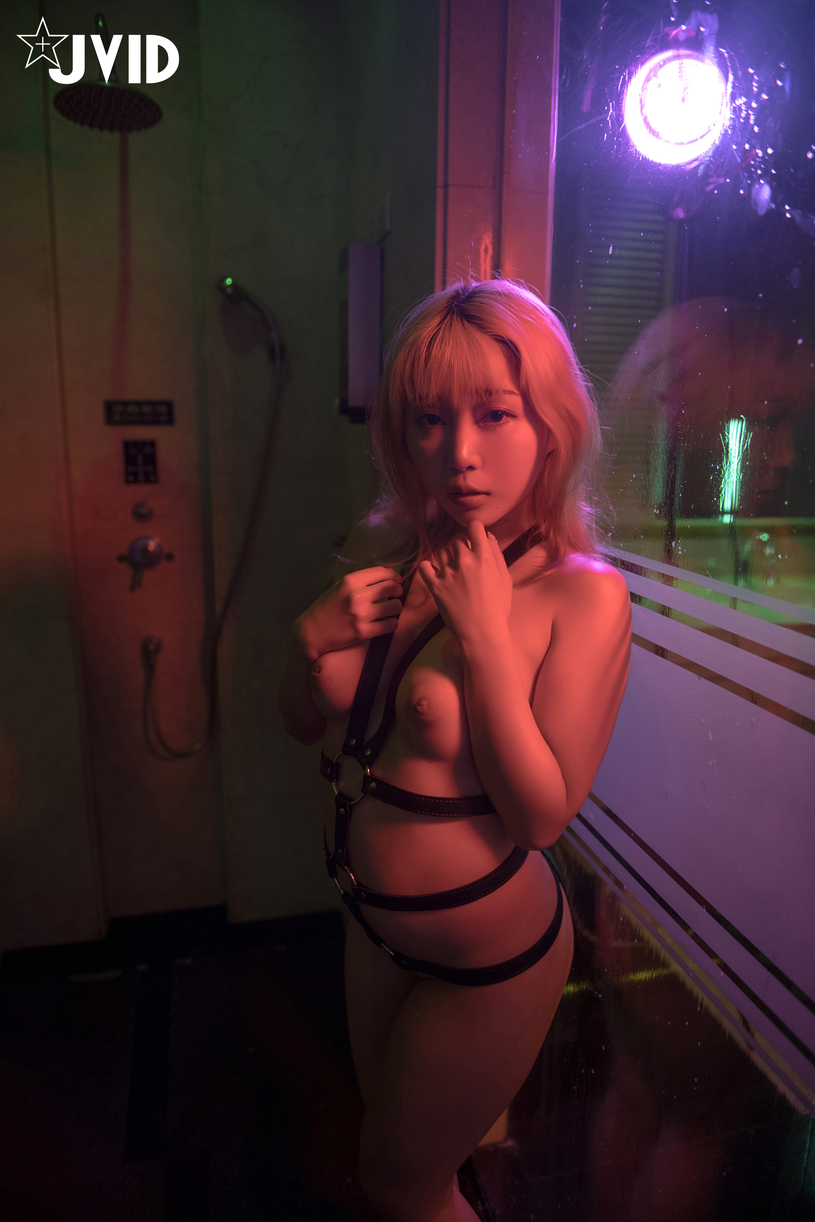 [JVID] Stacy – 摇曳的光影中被束缚的美女渐渐的穴湿了等妳来征服