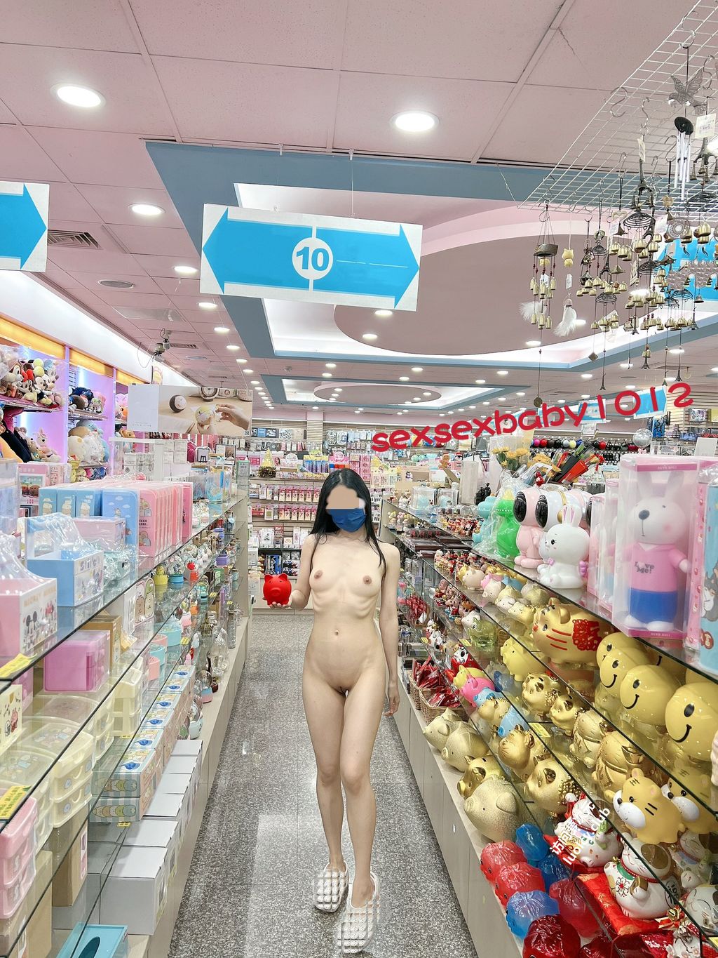 [OtherXXX] 薇安安： 极品福利姬 人前露出福利订阅