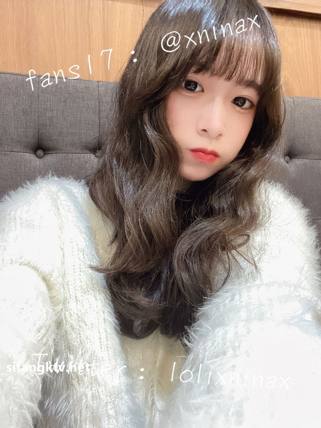 lolixnixax(小只马妮娜): 超级可爱的双马尾福利姬 #01 393 lolixnixax(小只马妮娜): 超级可爱的双马尾福利姬 #01
