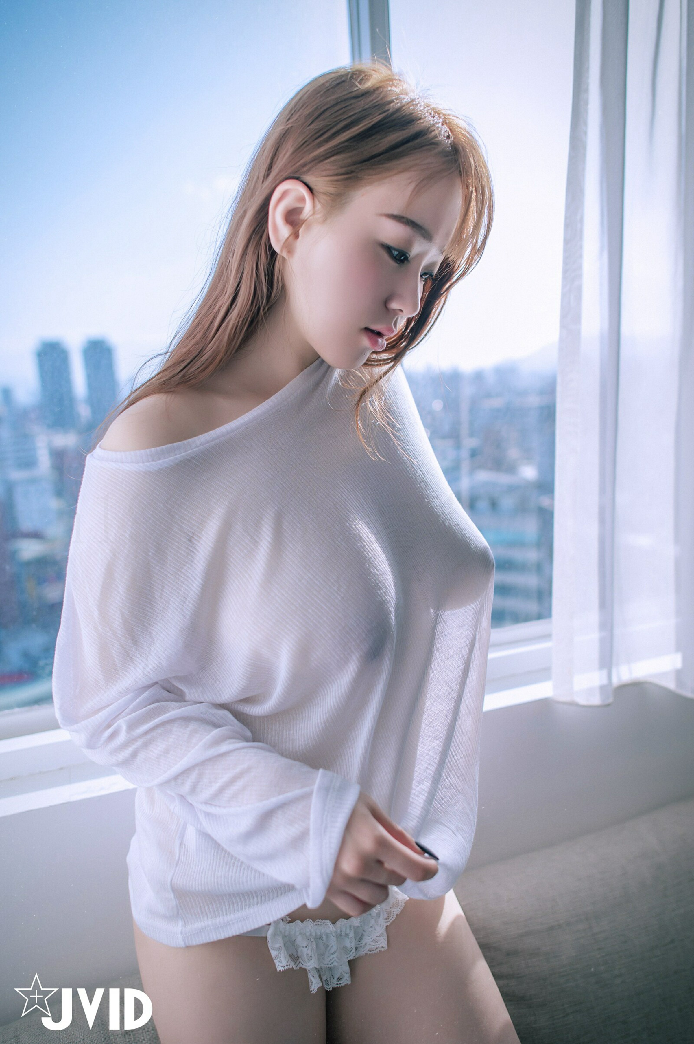 [JVID] Julie藏獒 – H罩杯巨乳藏獒，回國後的性感絕美首發