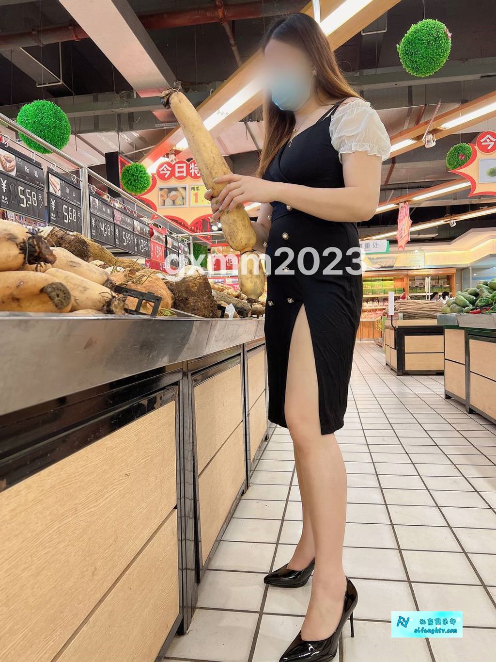 狗婷gxmm： 极品蛮腰肥臀反差母私拍完整版视图