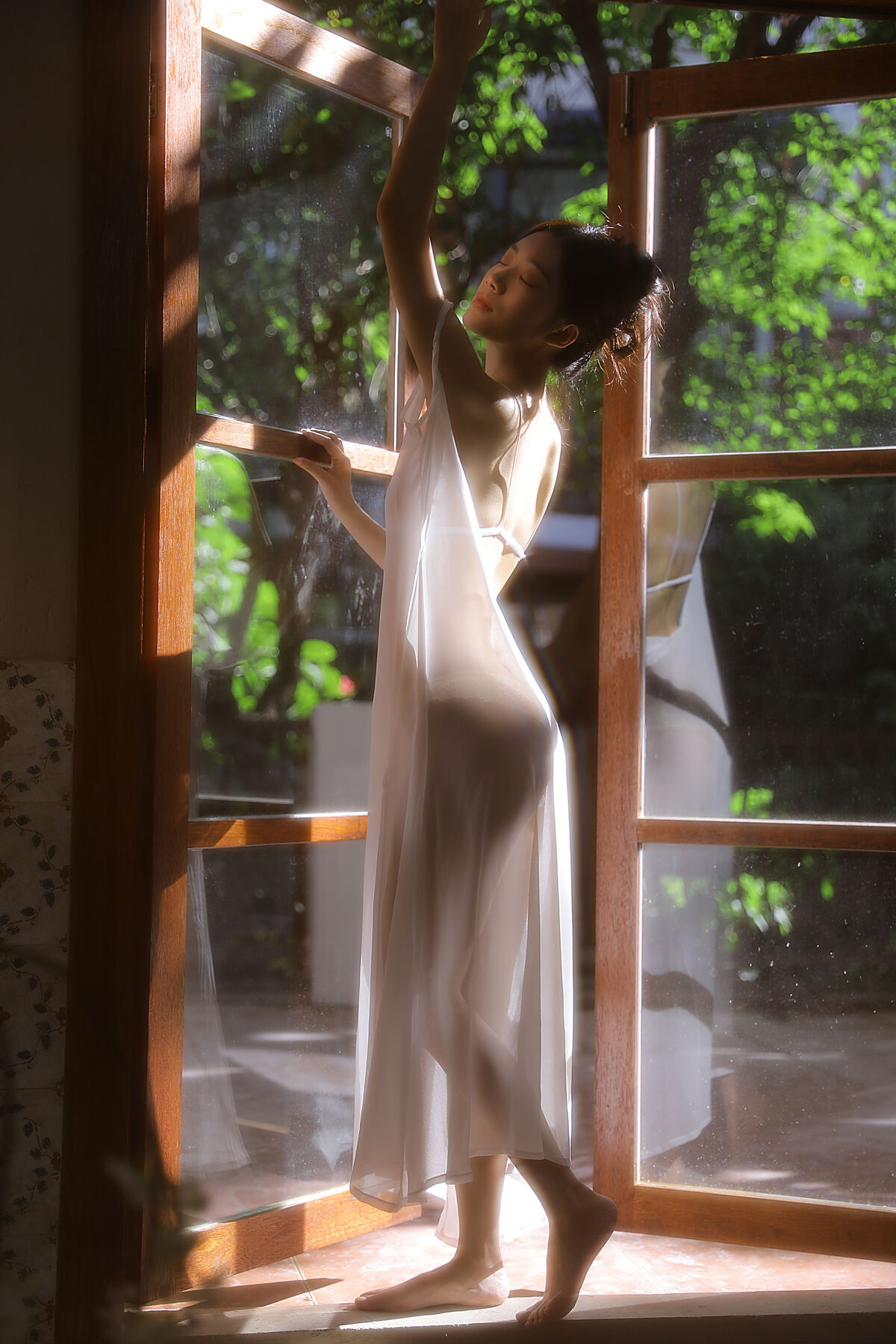 YiTuYu艺图语 Vol.10305 Liu Liu