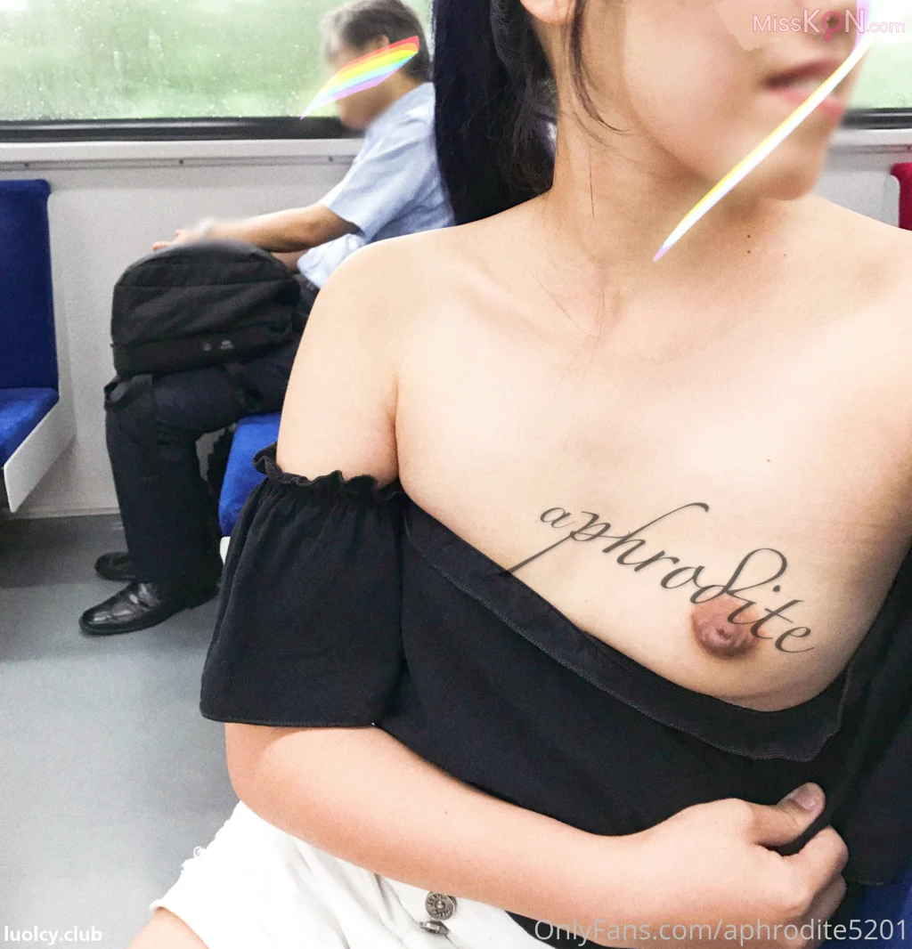 [OtherXXX] Aphrodite： 户外露出私拍 顶级反差婊人前露出