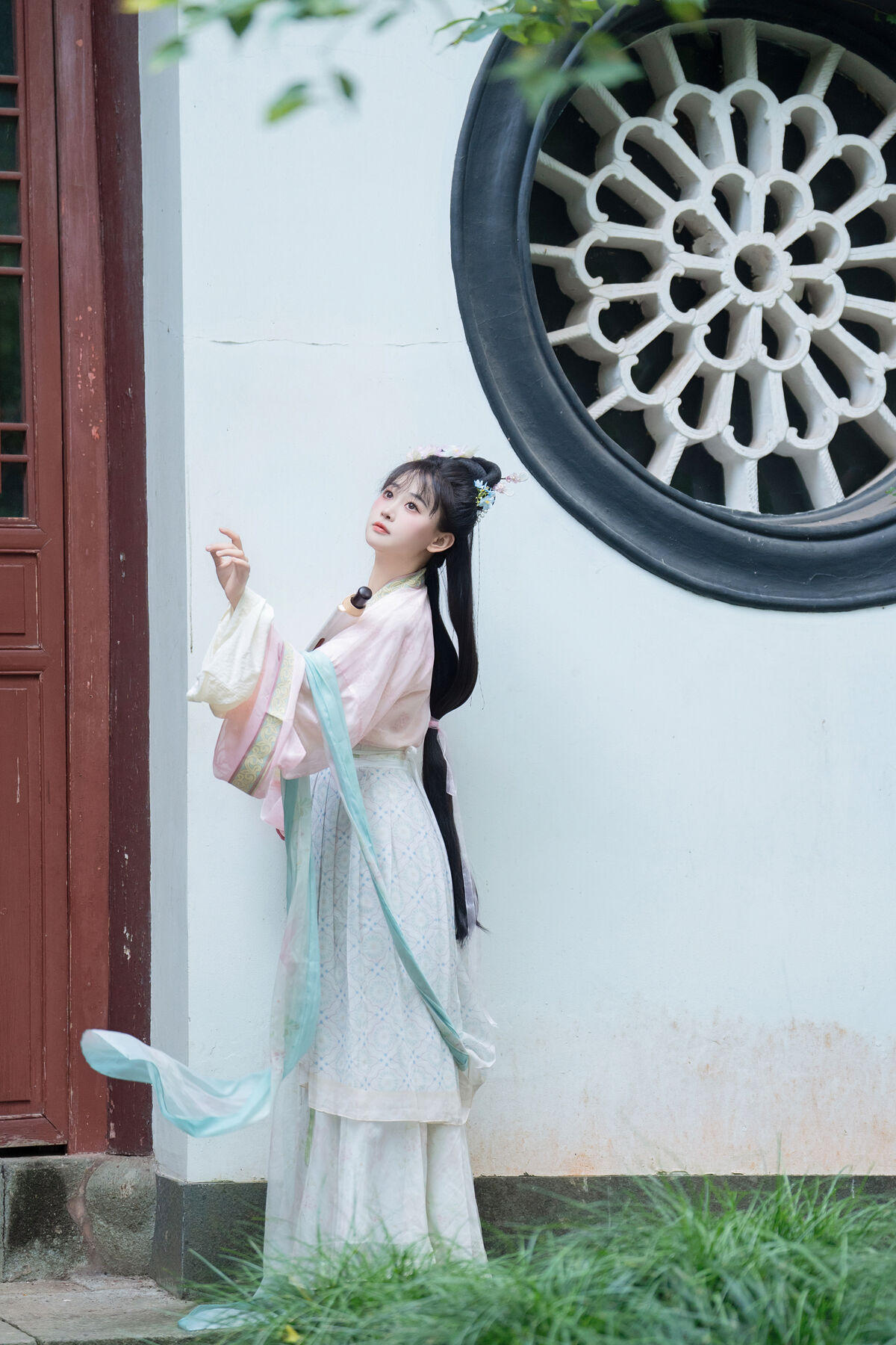 YiTuYu艺图语 Vol.10585 Jiao Yi Zhi Sui Sui 51 YiTuYu艺图语 Vol.10585 Jiao Yi Zhi Sui Sui