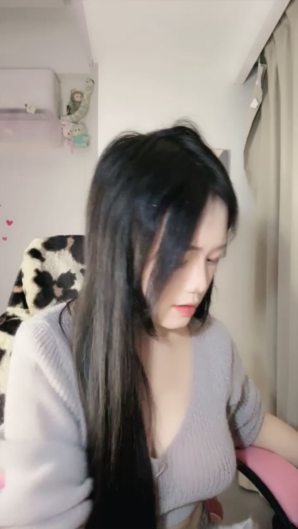 e懒得喷: 危险纯欲体 G奶女大生裸舞 44 e懒得喷: 危险纯欲体 G奶女大生裸舞