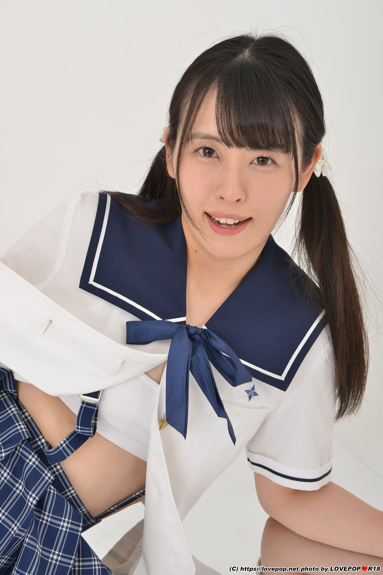 [Lovepop] Akari Aizawa 愛沢あかり - No.L-0697 Photoset #003 School Uniform (Sailor)