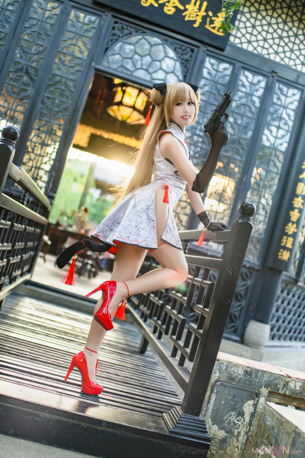 Coser@羽生三未: 少女前线 Mk23 蜂糖花 3 Coser@羽生三未: 少女前线 Mk23 蜂糖花
