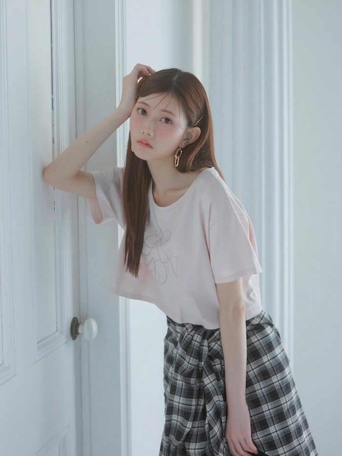 千葉恵里 スタイル抜群な着衣グラビア画像! 6 千葉恵里 スタイル抜群な着衣グラビア画像!