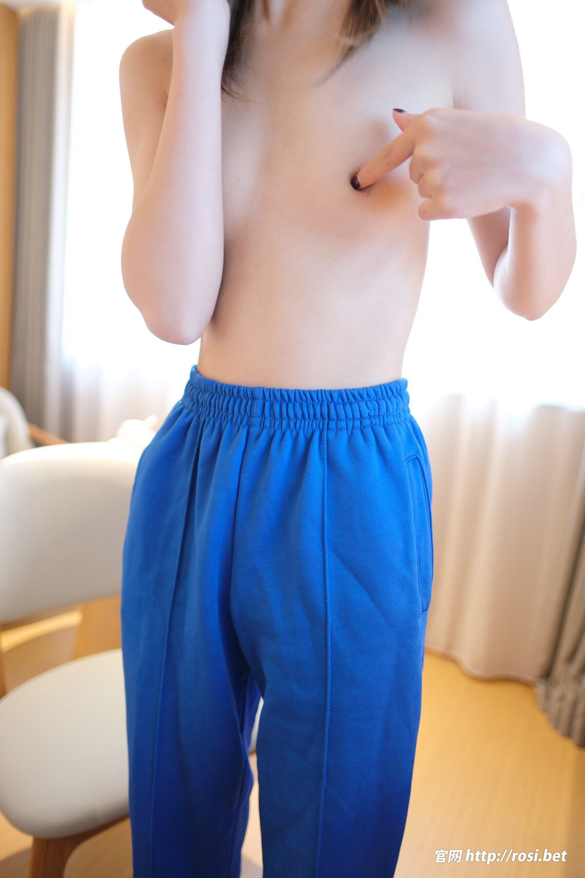 ROSI写真 2025.11.18 No.5097 Part01