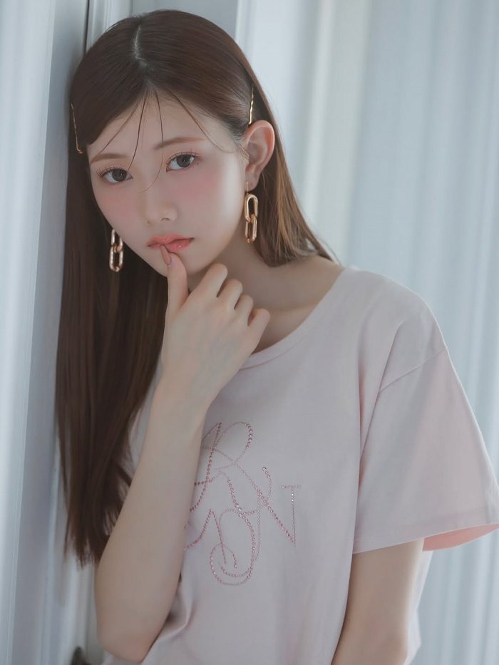 千葉恵里 スタイル抜群な着衣グラビア画像! 8 千葉恵里 スタイル抜群な着衣グラビア画像!