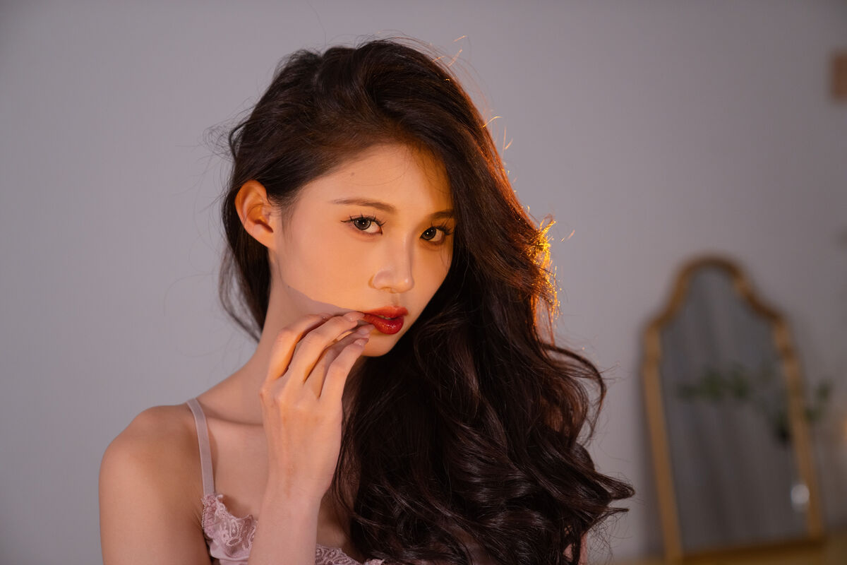 YiTuYu艺图语 Vol.9807 Model Liu 6 YiTuYu艺图语 Vol.9807 Model Liu