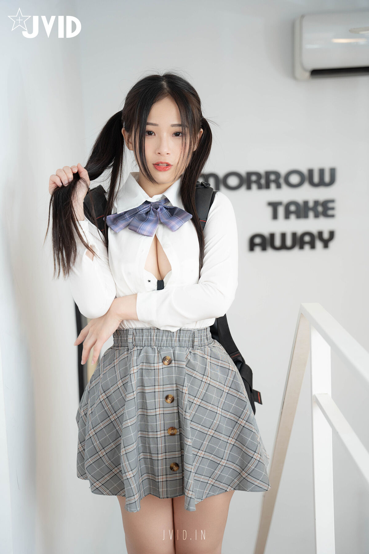 Jie Mi 婕咪 Juice - 不能發出聲音 雙馬尾再次逆麟 又在學長胯下玩起來 7 Jie Mi 婕咪 Juice - 不能發出聲音 雙馬尾再次逆麟 又在學長胯下玩起來