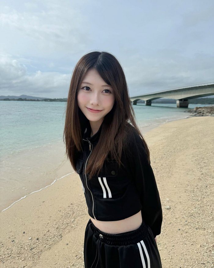 千葉恵里 スタイル抜群な着衣グラビア画像! 20 千葉恵里 スタイル抜群な着衣グラビア画像!