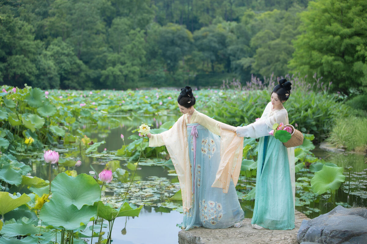 YiTuYu艺图语 Vol.9570 Jiu Shi Jiao Mei Nan A 12 YiTuYu艺图语 Vol.9570 Jiu Shi Jiao Mei Nan A