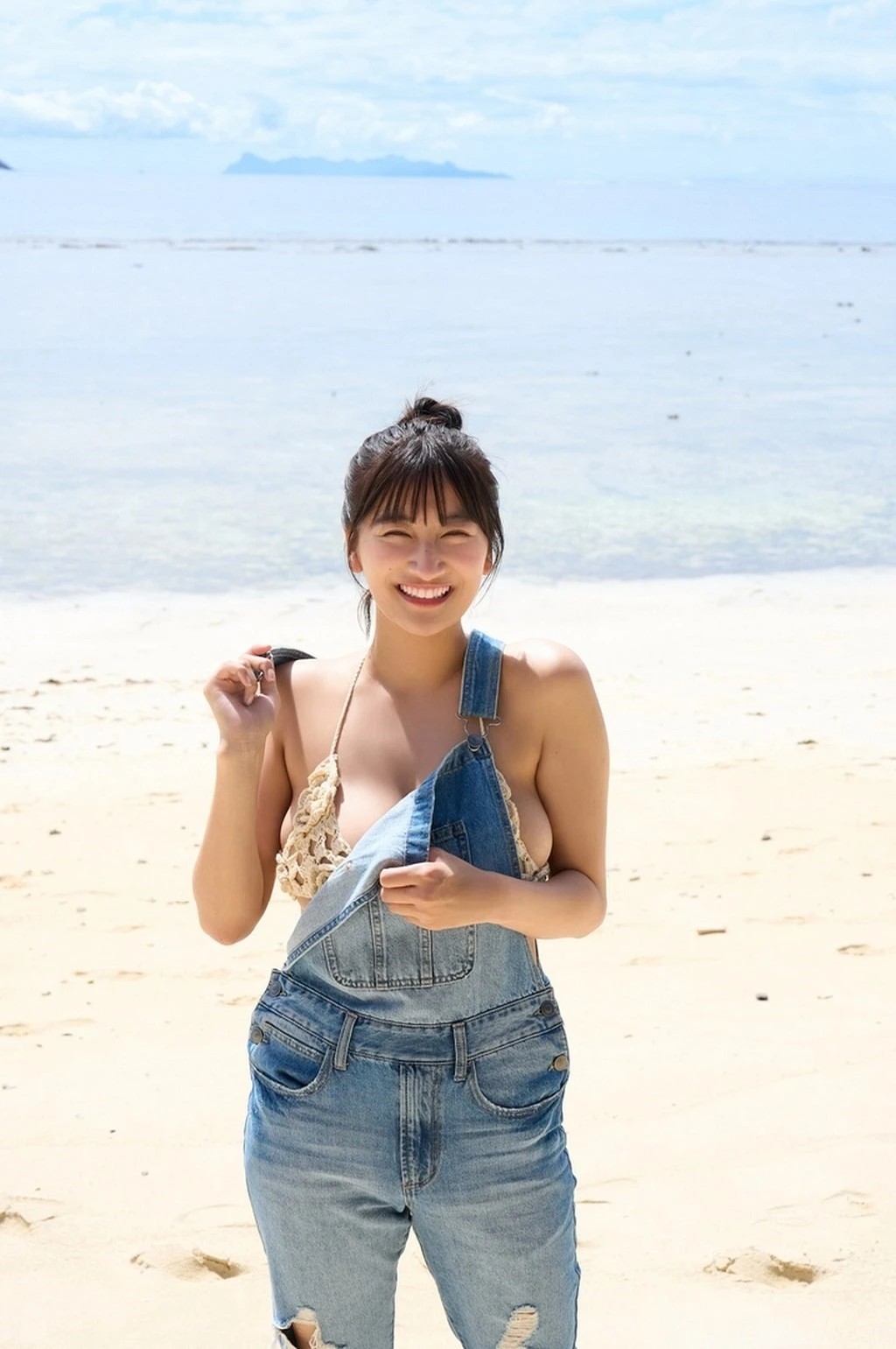 Ina Enohara 榎原依那 – 2nd写真集 「I am Ina」 2 Ina Enohara 榎原依那 – 2nd写真集 「I am Ina」
