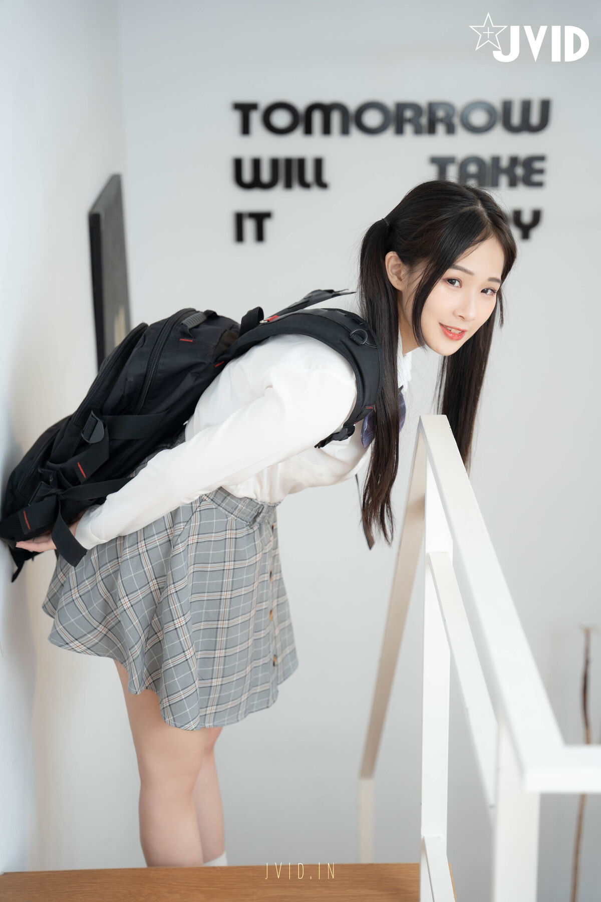 Jie Mi 婕咪 Juice - 不能發出聲音 雙馬尾再次逆麟 又在學長胯下玩起來 17 Jie Mi 婕咪 Juice - 不能發出聲音 雙馬尾再次逆麟 又在學長胯下玩起來