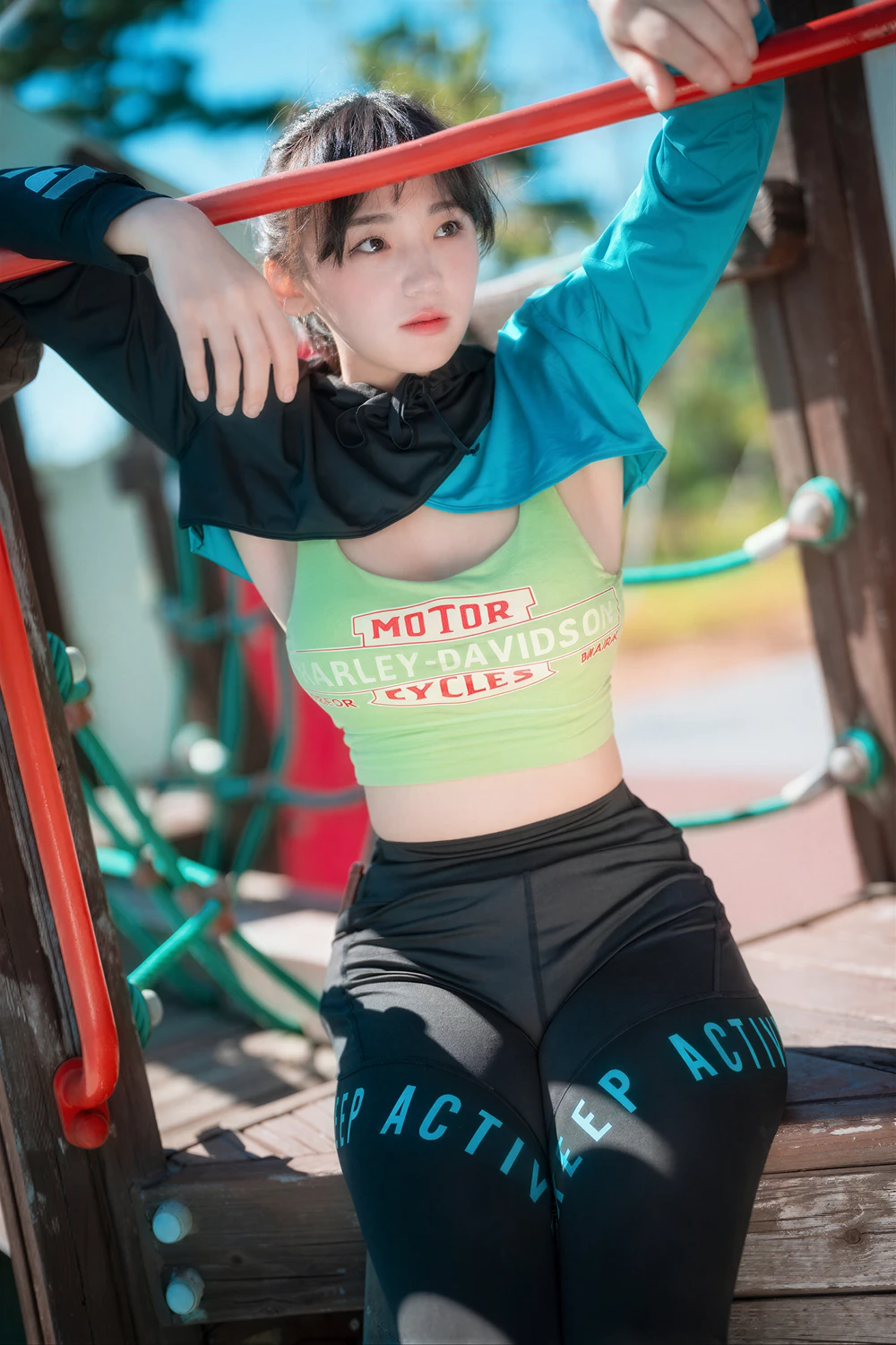 Hendoong 혠둥이 – DJAWA 「Loose and Tight Jade Blue」 5 Hendoong 혠둥이 – DJAWA 「Loose and Tight Jade Blue」