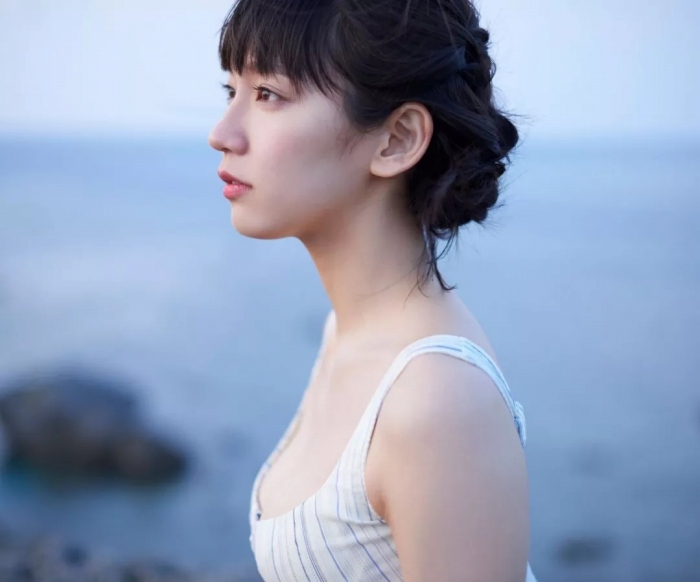 吉岡里帆 Dカップボインの水着グラビア画像! 101 吉岡里帆 Dカップボインの水着グラビア画像!