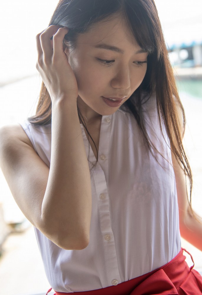 南まゆ Fカップ美乳に釘付けするヌード画像! 42 南まゆ Fカップ美乳に釘付けするヌード画像!