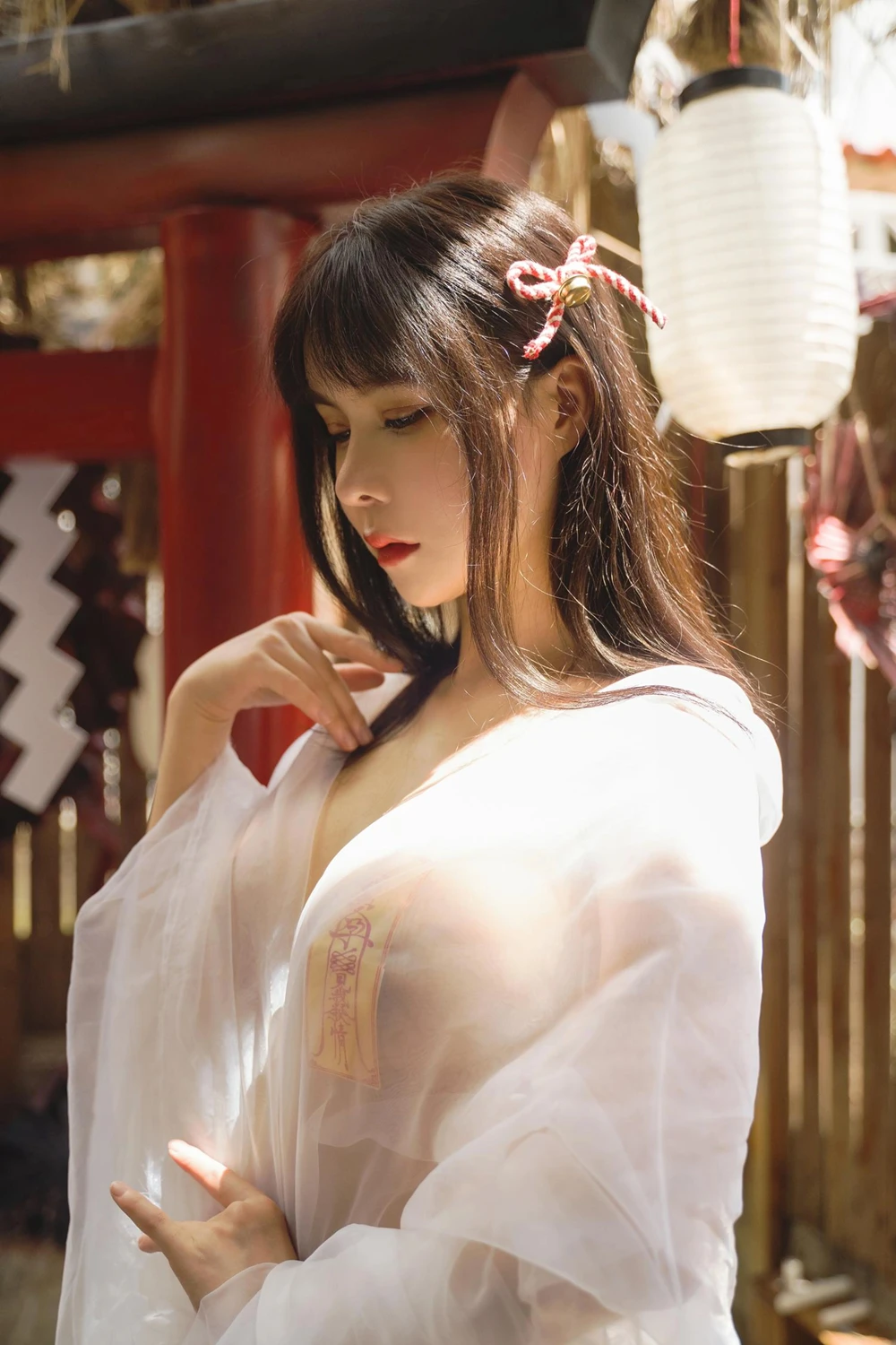 Cosplay 亚马逊鲶鱼 – 神社符纸巫女 4 Cosplay 亚马逊鲶鱼 – 神社符纸巫女