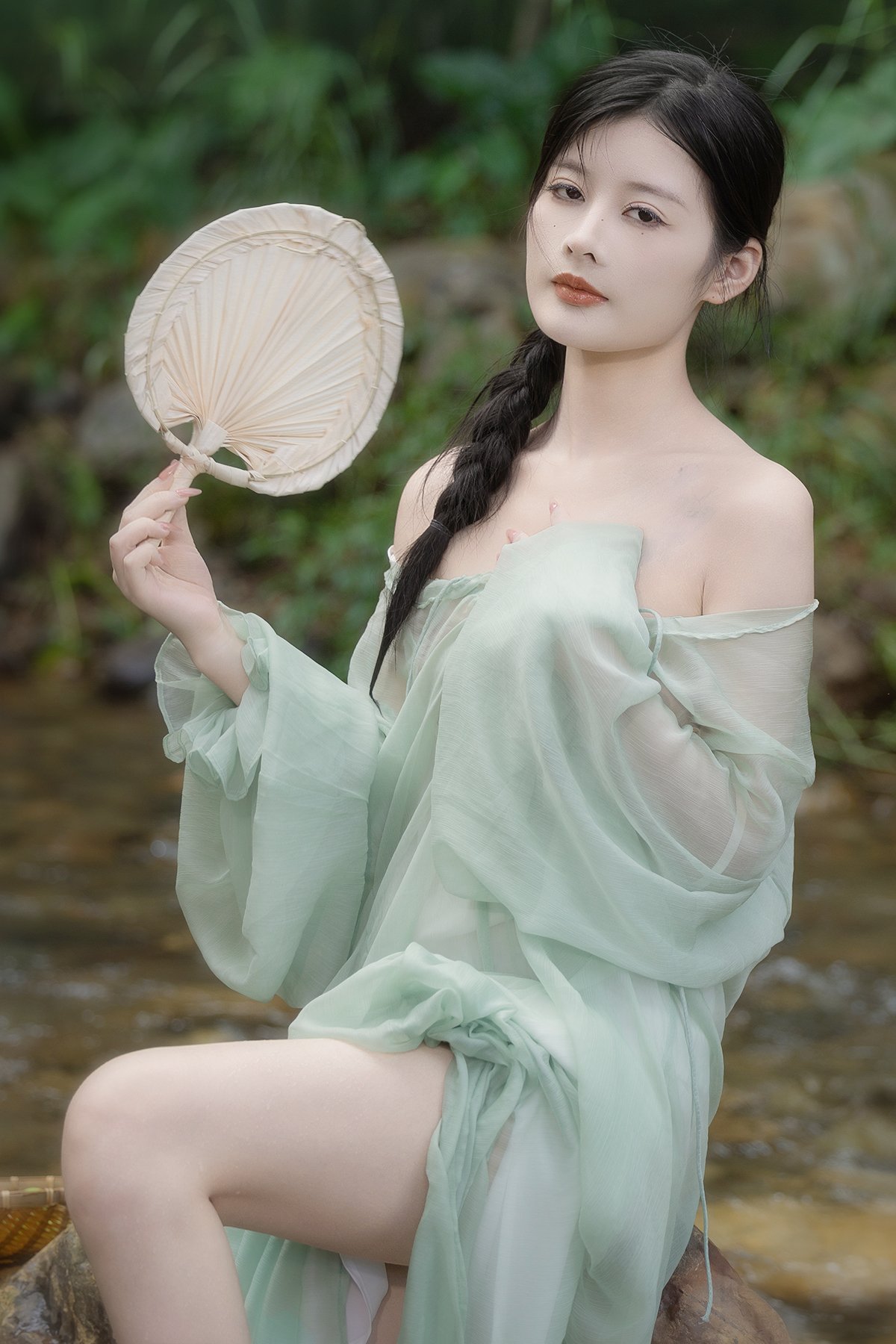 YiTuYu艺图语 Vol.9824 Yu Mi