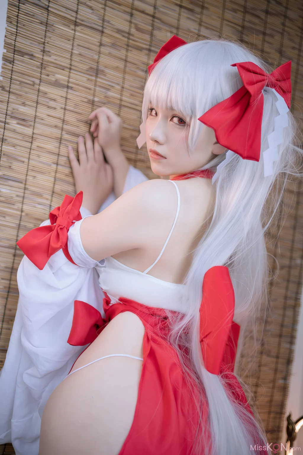 Coser@阿半今天很开心: 可畏巫女 12 Coser@阿半今天很开心: 可畏巫女