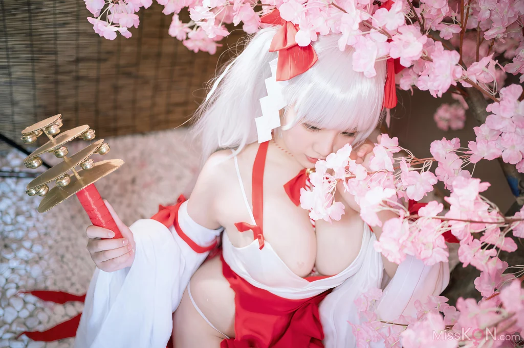 Coser@阿半今天很开心: 可畏巫女 14 Coser@阿半今天很开心: 可畏巫女