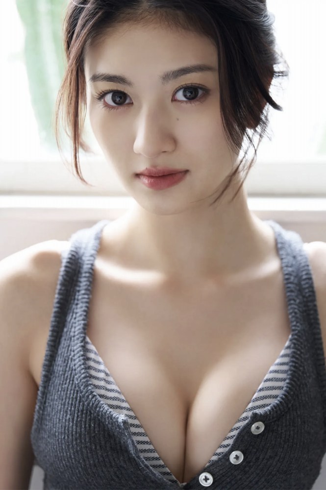 吉田あかり 美人モデルの水着グラビア画像!