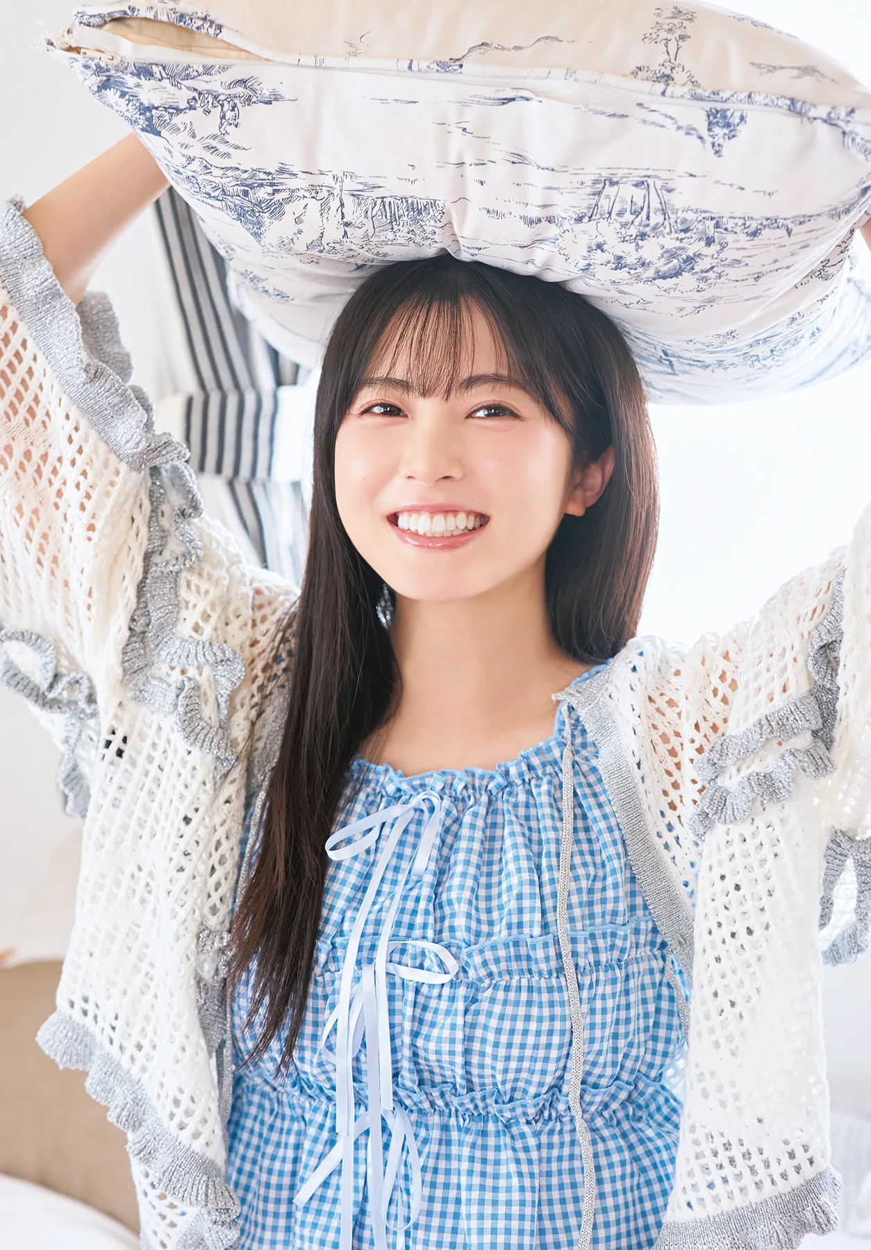 Yuina 結那 – Gekkan Dragon Age 2026.07 (月刊ドラゴンエイジ 2026年07月号) 9 Yuina 結那 – Gekkan Dragon Age 2026.07 (月刊ドラゴンエイジ 2026年07月号)