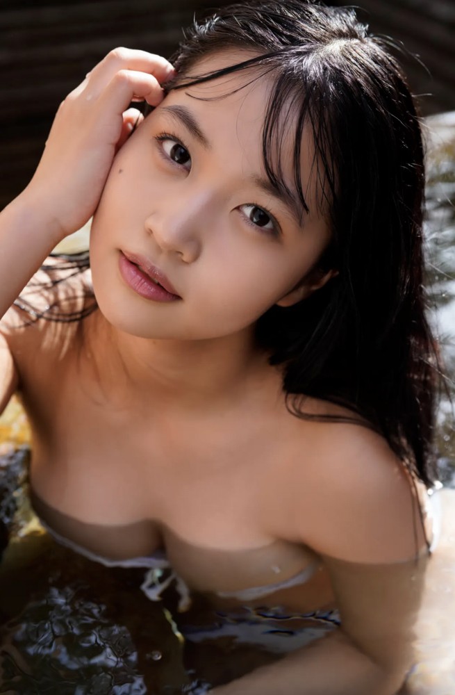 南みゆか 90㎝パイパイの水着グラビア画像! 295 南みゆか 90㎝パイパイの水着グラビア画像!
