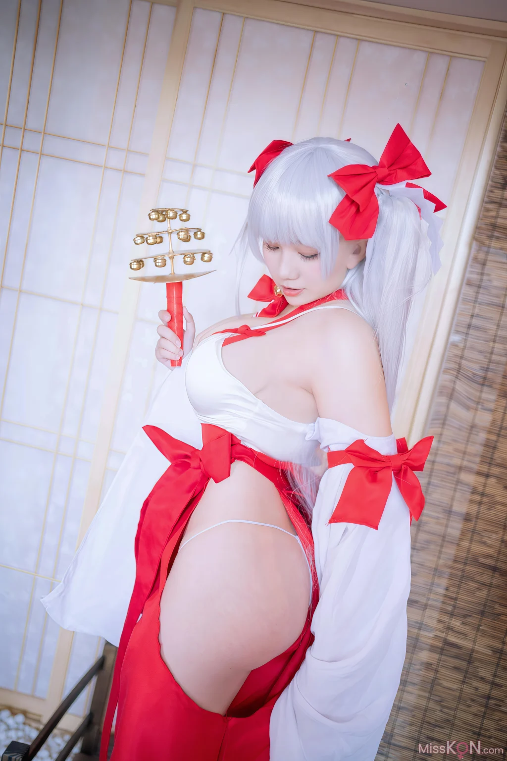 Coser@阿半今天很开心: 可畏巫女 16 Coser@阿半今天很开心: 可畏巫女