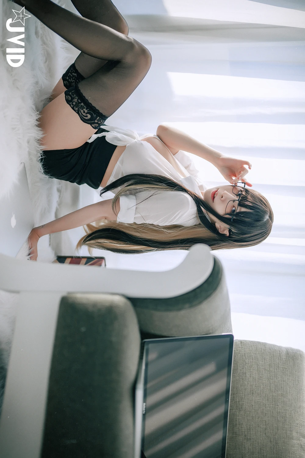 JVID 黎菲儿 – 超完美巨乳-色色的女同事加班时の脱衣诱惑 10 JVID 黎菲儿 – 超完美巨乳-色色的女同事加班时の脱衣诱惑