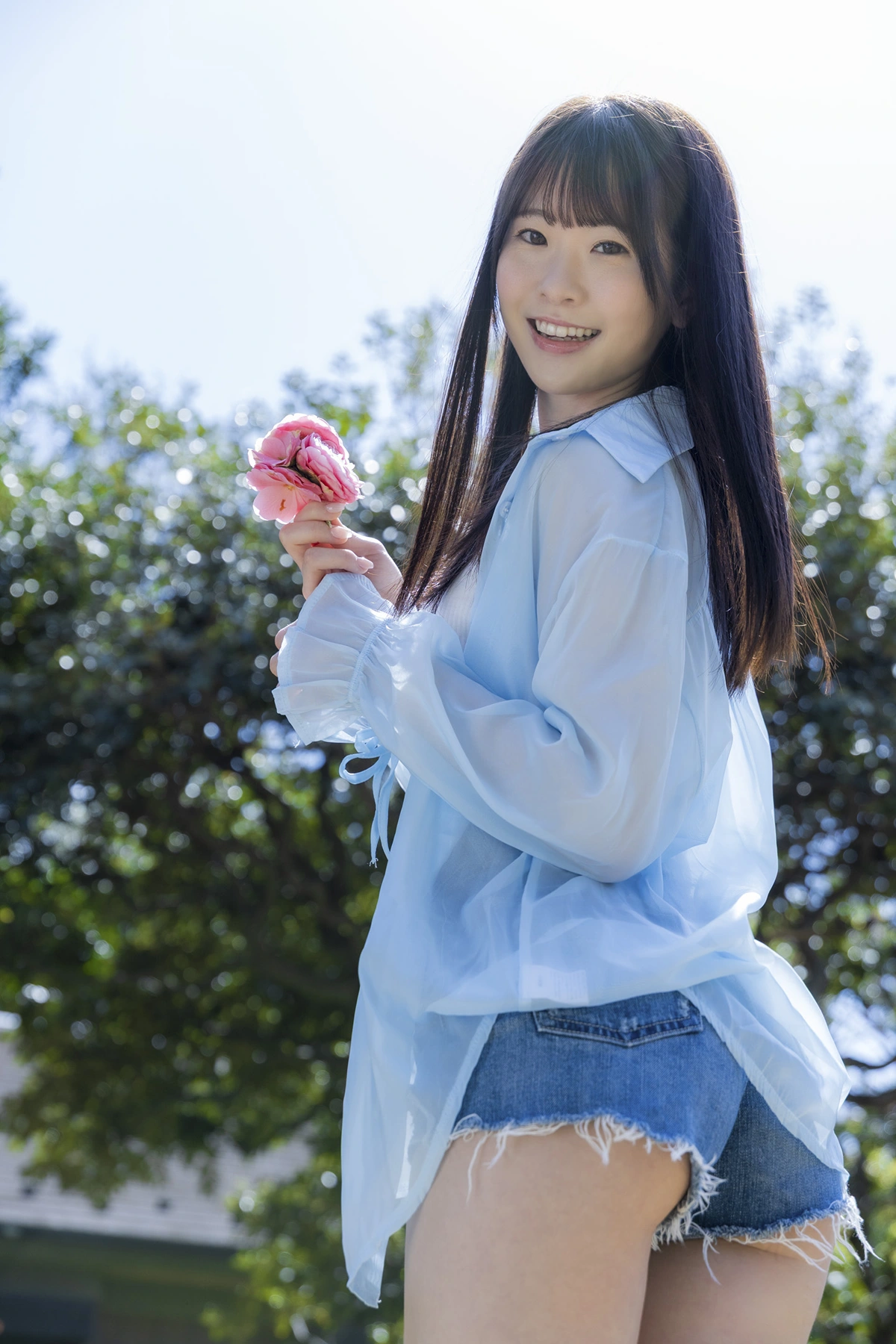 Emika Shirakami 白上咲花, ヌード写真集 「百花繚乱」 10 Emika Shirakami 白上咲花, ヌード写真集 「百花繚乱」