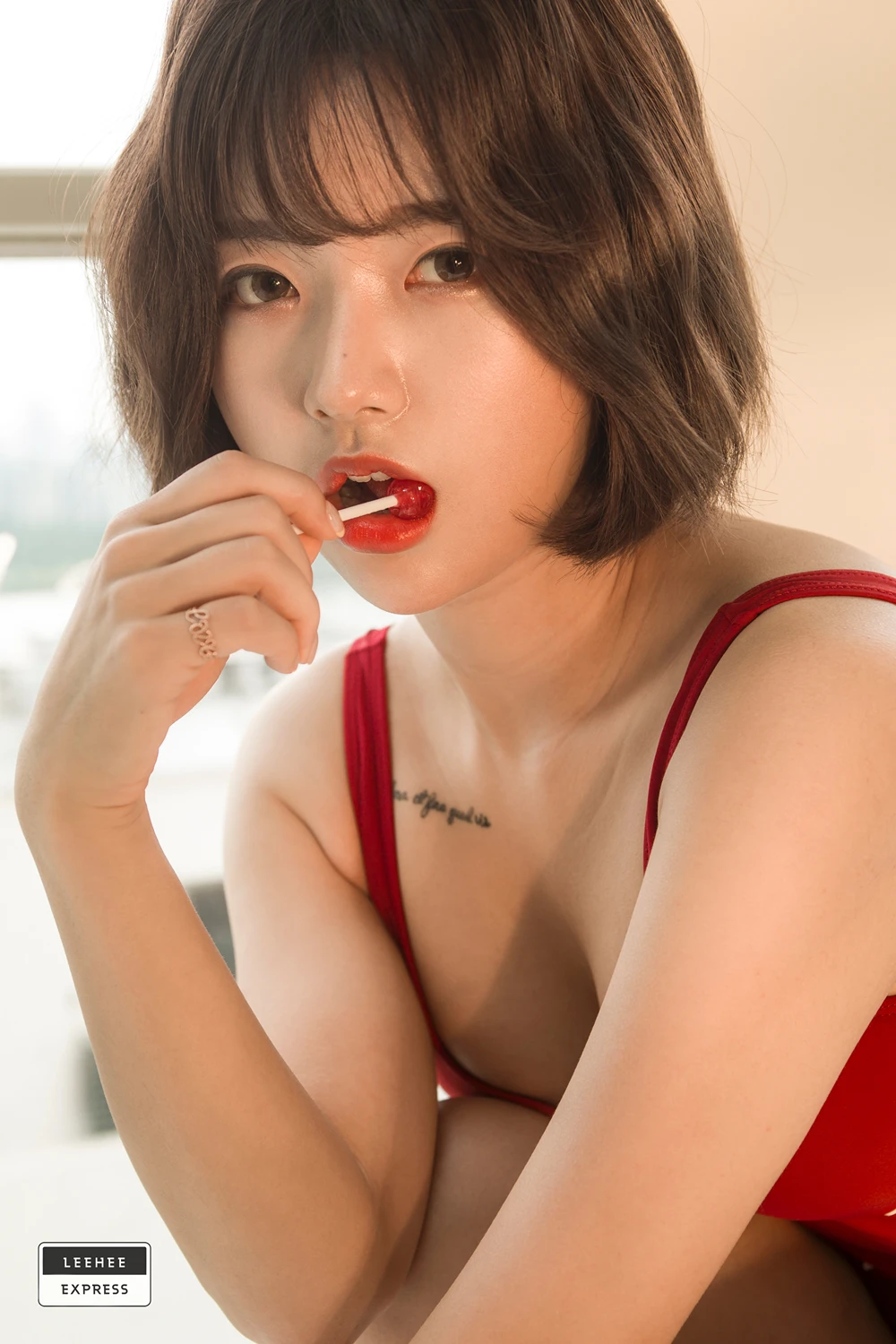 U.Hwa 은유화 – Leehee Express LEDG-018B