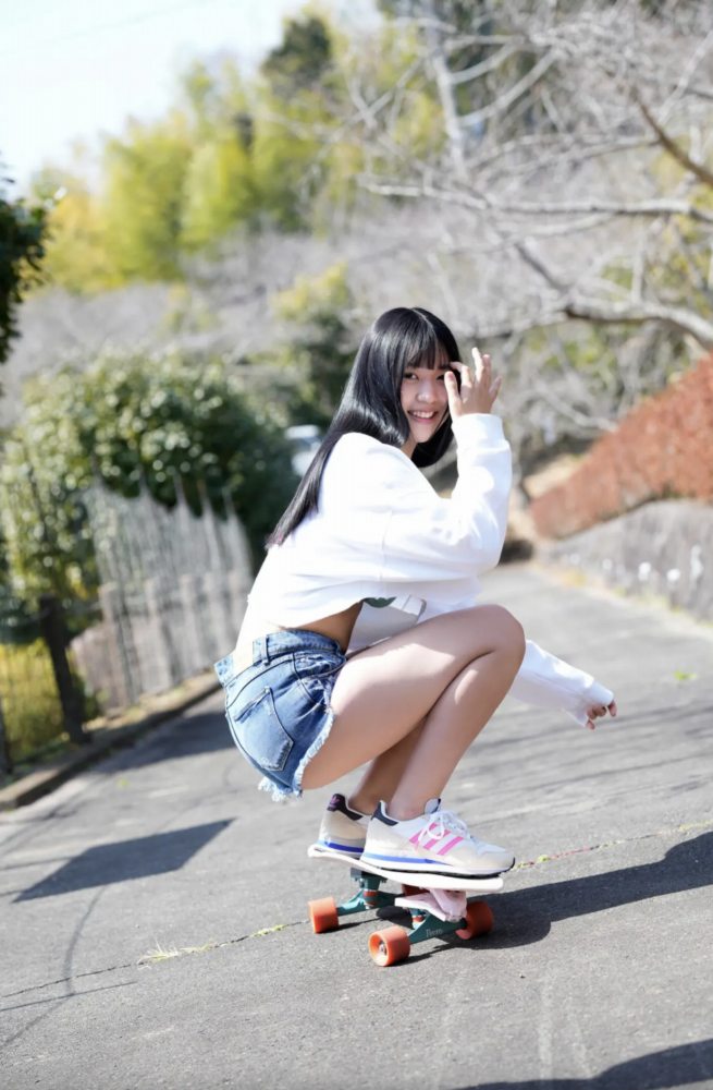 南みゆか 90㎝パイパイの水着グラビア画像! 334 南みゆか 90㎝パイパイの水着グラビア画像!