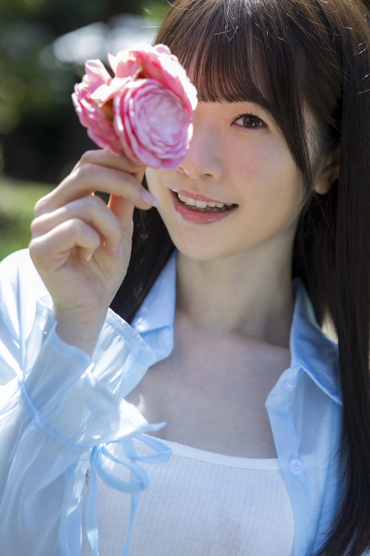 Emika Shirakami 白上咲花, ヌード写真集 「百花繚乱」 11 Emika Shirakami 白上咲花, ヌード写真集 「百花繚乱」