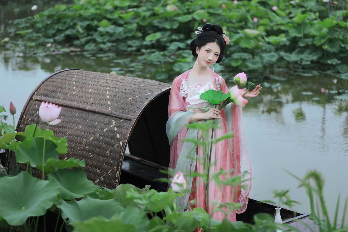 YiTuYu艺图语 Vol.9531 Bie Qiu Yue 15 YiTuYu艺图语 Vol.9531 Bie Qiu Yue