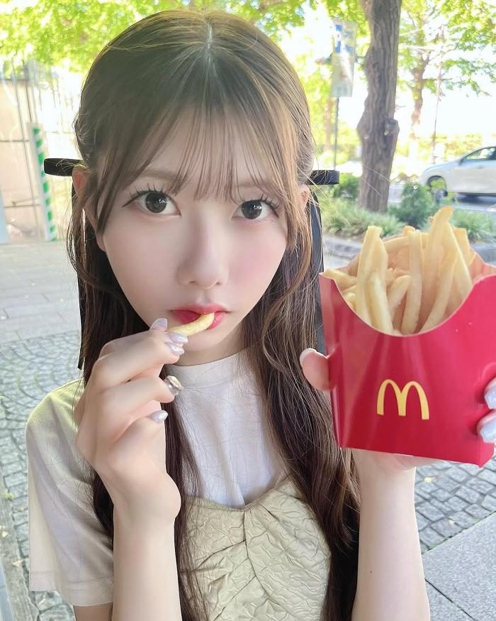 千葉恵里 スタイル抜群な着衣グラビア画像! 65 千葉恵里 スタイル抜群な着衣グラビア画像!